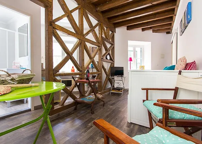 Apartment Madragoa - *